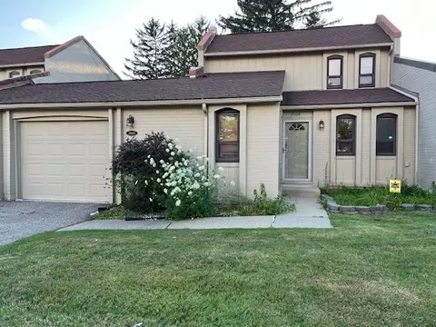 3004 Moon Lake Dr, West Bloomfield, MI 48323