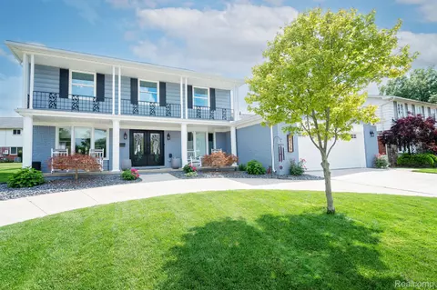 14729 Stoneham Ct, Riverview, MI 48193