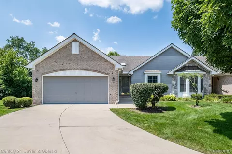 41841 Riverwood Crt Ct, Canton, MI 48187