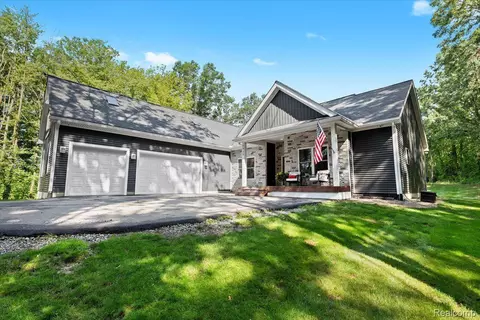 1930 Kellogg Rd, Genoa, MI 48114