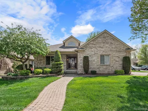 13496 Windridge, Sterling Heights, MI 48313