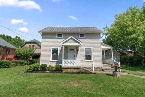 32 Cedar St, Ortonville, MI 48462