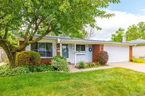 22650 W Maplelawn Ave, Taylor, MI 48180