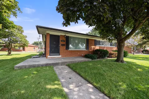 28897 Bradner Dr, Warren, MI 48088