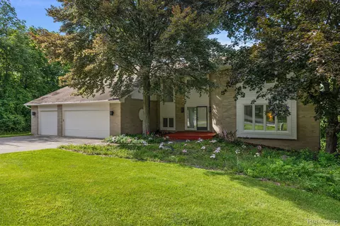 4780 Tyndale Crt Ct, West Bloomfield, MI 48323