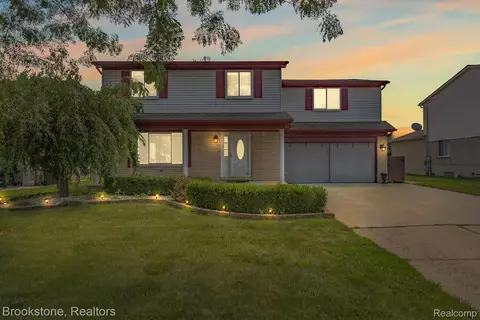 35574 Eastmont Dr, Sterling Heights, MI 48312