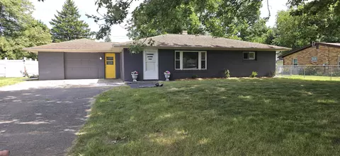 15205 Charluene Dr, Fenton, MI 48430