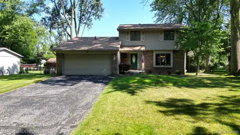 2490 W Square Lake Rd, West Bloomfield, MI 48324