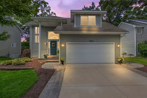 1311 Sherwood Forest Crt Ct, Waterford, MI 48327