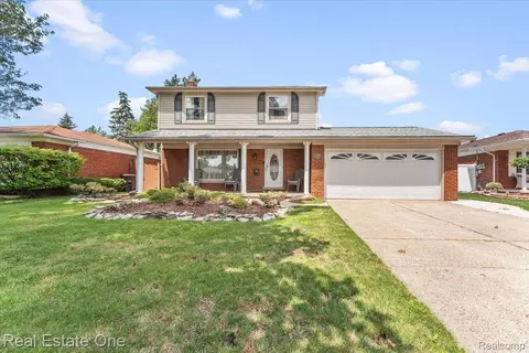 14238 Dundee St, Riverview, MI 48193