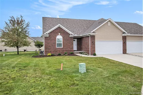 13343 Whispering Pnes, Fenton, MI 48451
