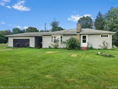 12453 N Holly Rd, Holly, MI 48442