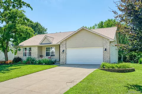 609 Garden Crt Ct, Fowlerville, MI 48836