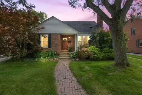 1913 Bonnieview Dr, Royal Oak, MI 48073