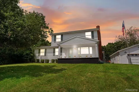 11769 Hibner Rd, Hartland, MI 48353