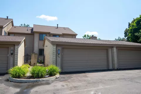 5193 Richard Run, West Bloomfield, MI 48322