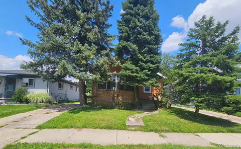 605 E Woodruff Ave, Hazel Park, MI 48030