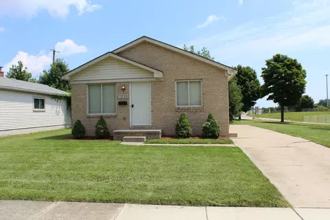 27050 Collingwood St, Roseville, MI 48066