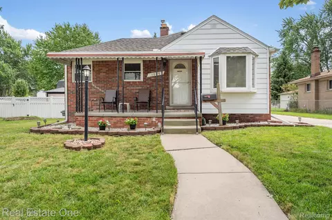 1095 Michigan Blvd, Lincoln Park, MI 48146