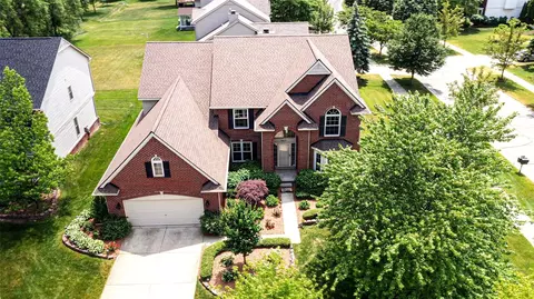 40673 Camborne Ln, Novi, MI 48375