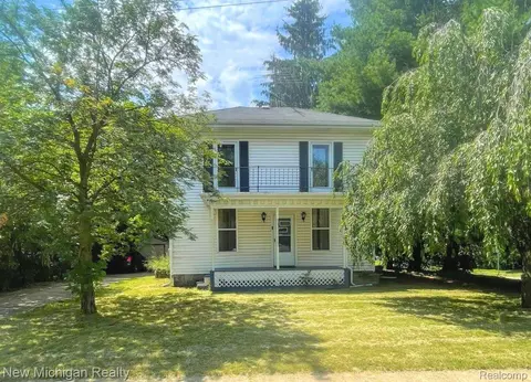 804 Hadden Ave, Howell, MI 48843