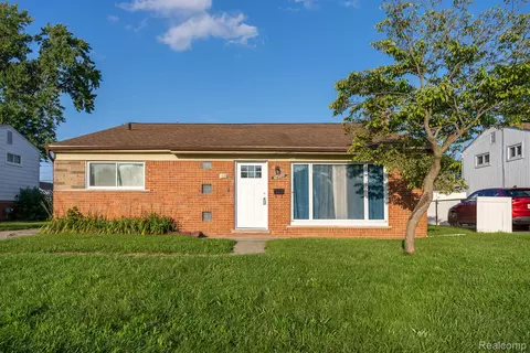 24500 Panama Ave, Warren, MI 48091