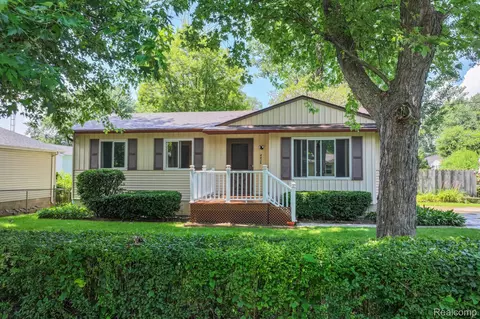 4426 Fern Ave, Burton, MI 48529