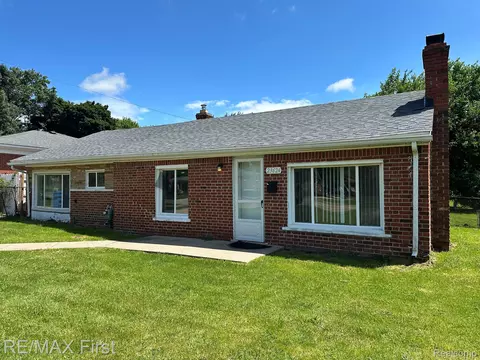 23624 Masch Ave, Warren, MI 48091
