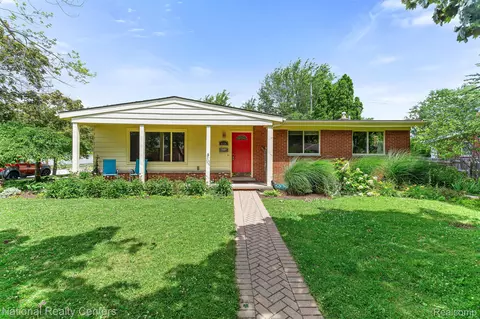 4154 Colonial Dr, Royal Oak, MI 48073
