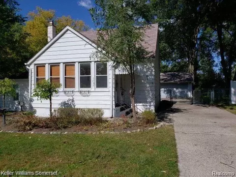 3685 Stolzenfeld Ave, Warren, MI 48091