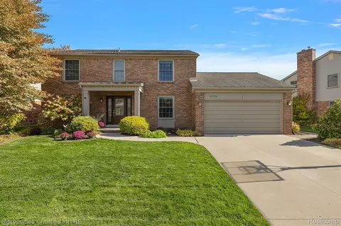 19378 Whitby Dr, Livonia, MI 48152