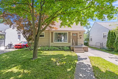 20018 Woodworth, Redford, MI 48240