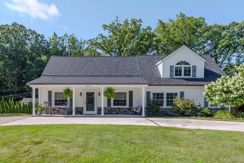 28251 Terrence St, Livonia, MI 48154