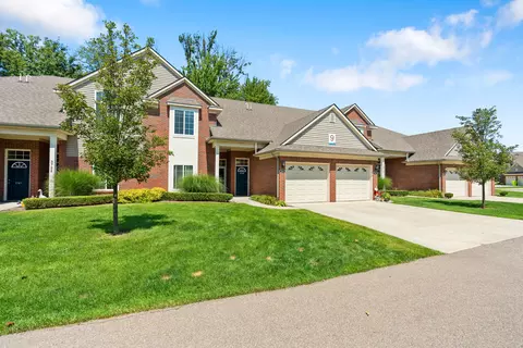 3749 Eagle Creek Dr, Shelby Township, MI 48317