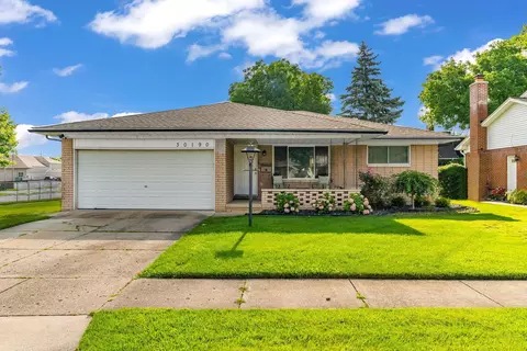30190 Manor Dr, Madison Heights, MI 48071