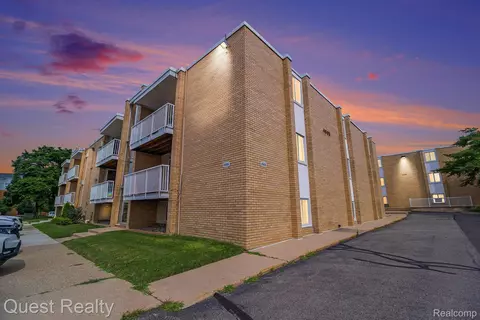 4905 Crooks Rd #B2, Royal Oak, MI 48073