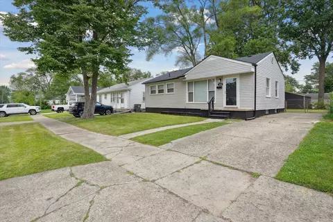 1085 Magnolia Dr, Inkster, MI 48141