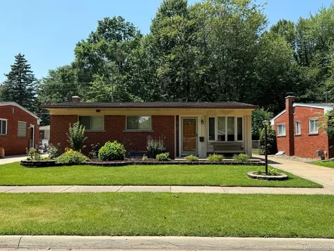 8126 Mills St, Taylor, MI 48180