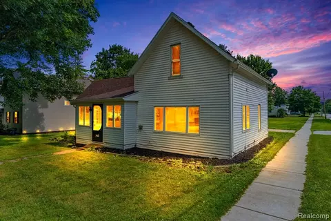 4245 Maple St, Brown City, MI 48416