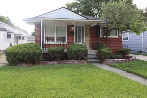 24252 Lexington Ave, Eastpointe, MI 48021