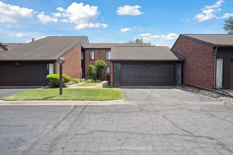 3074 Lindenwood Dr, Dearborn, MI 48120