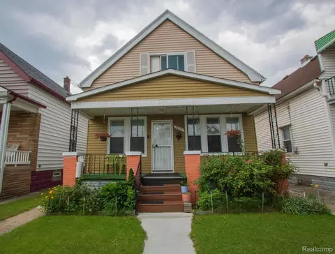 2288 Evaline St, Hamtramck, MI 48212