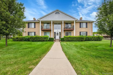 11825 Seaton Dr #C18, Sterling Heights, MI 48312
