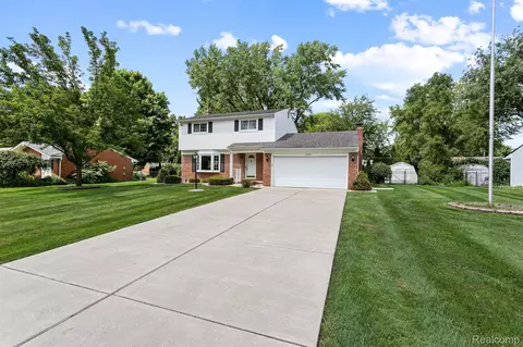 40630 Rockhill Ln, Novi, MI 48375