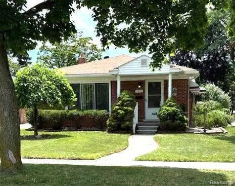 2351 Emeline St, Trenton, MI 48183