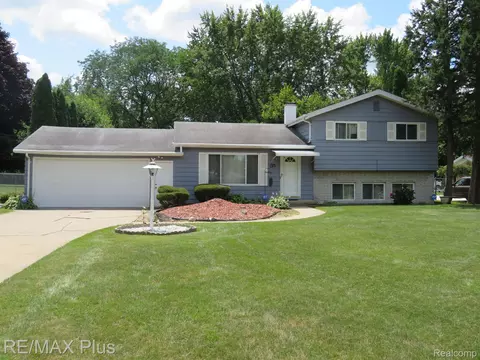 1313 Westwood Dr, Flint, MI 48532