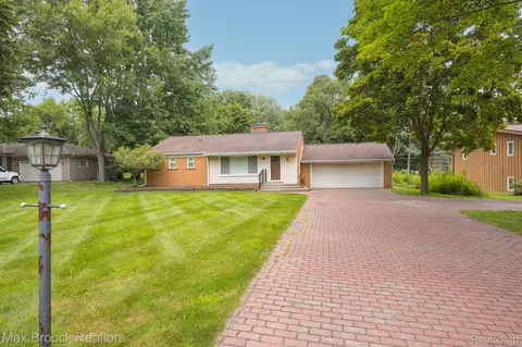 2318 Colorado Ave, Rochester Hills, MI 48309
