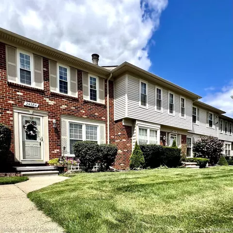 24584 Bashian Dr, Novi, MI 48375