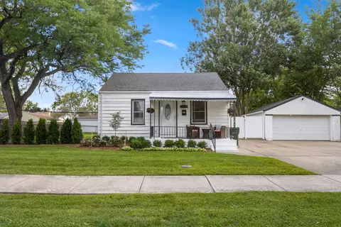 19605 Parkside St, Saint Clair Shores, MI 48080