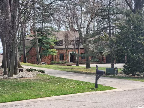 6303 Woodcock Crt Ct, Washington, MI 48094